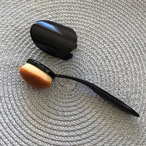 Crown Large Contour Brush